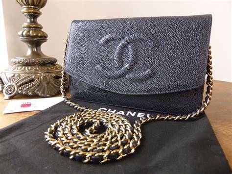 Shop Used Chanel Wallet on Chain 